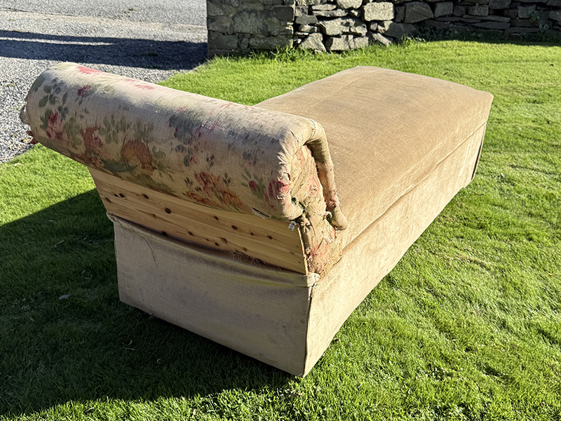 Ottoman chaise longue